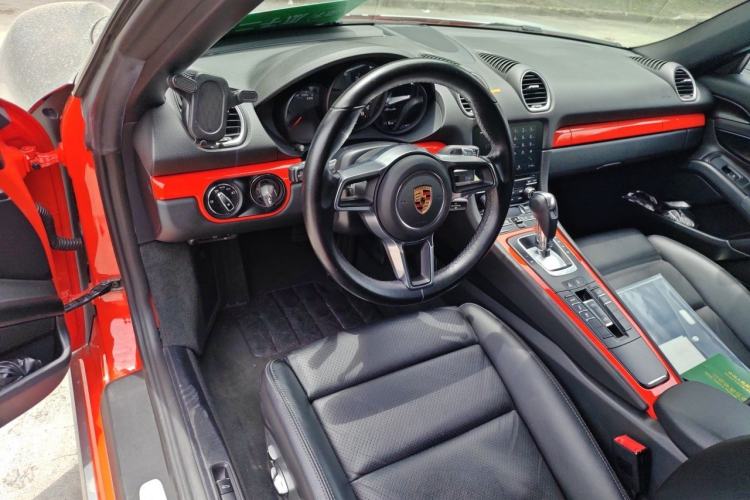 Used Porsche 718 2016 Boxster 2.0T Center Console