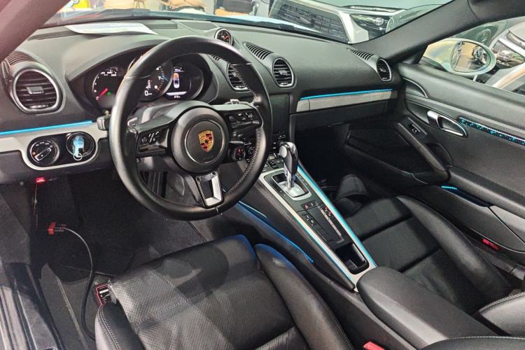Used Porsche 718 2016 Cayman 2.0T Center Console