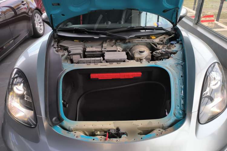 Used Porsche 718 2016 Boxster 2.0T Engine Bay