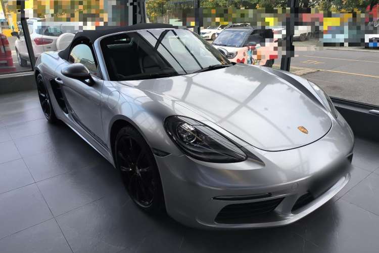 Used Porsche 718 2016 Boxster 2.0T Front Right 45 Deg