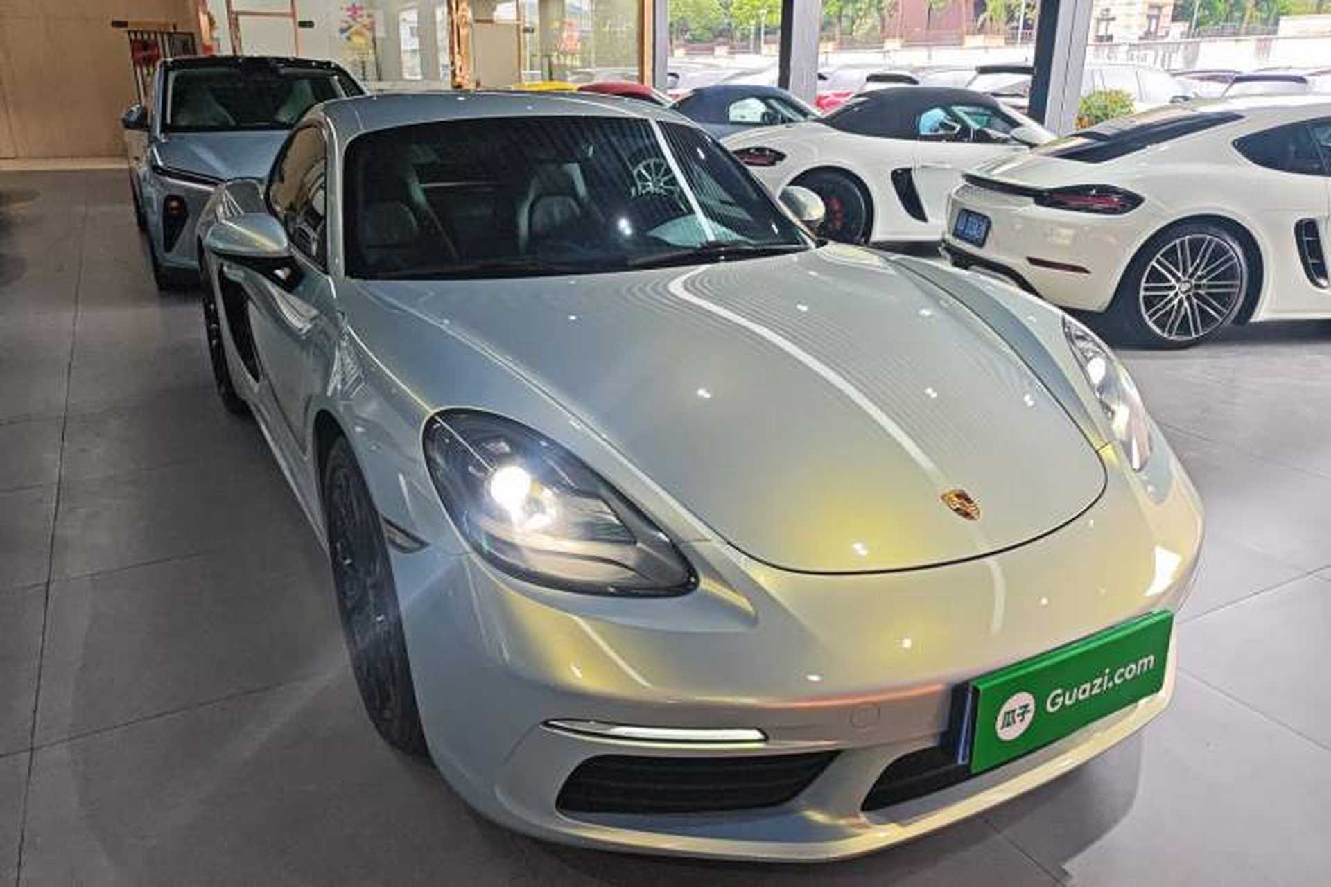 Used Porsche 718 2016 Cayman 2.0T Front Right 45 Deg