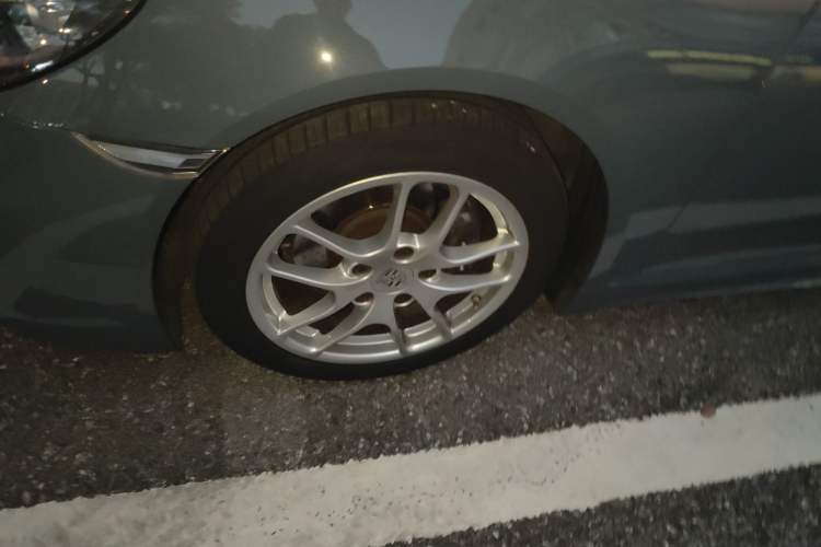 Used Porsche 718 2016 Cayman 2.0T Left Front Wheel Hub