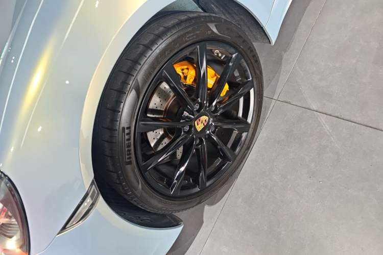 Used Porsche 718 2016 Cayman 2.0T Left Front Wheel Hub