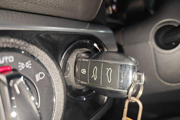 Used Porsche 718 2016 Cayman 2.0T Vehicle Key