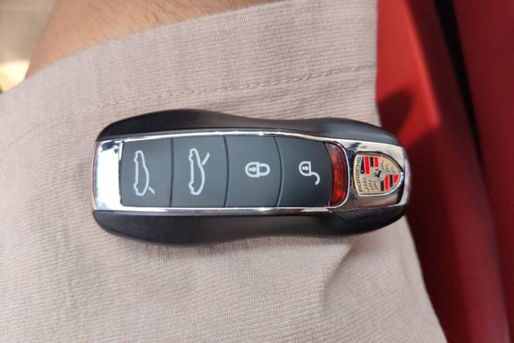 Used Porsche 718 2016 Cayman 2.0T Vehicle Key