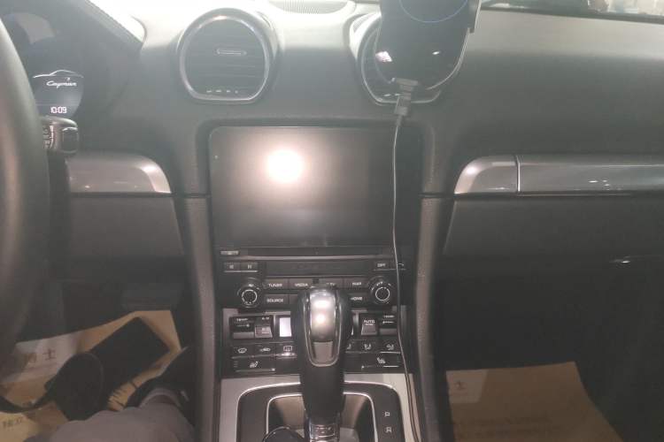 Used Porsche 718 2016 Cayman 2.0T Audio And AC Panel