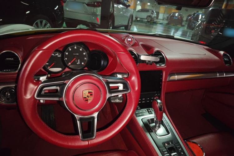 Used Porsche 718 2016 Boxster 2.0T Center Console