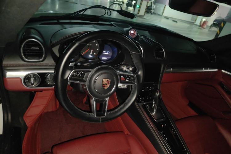 Used Porsche 718 2016 Cayman 2.0T Center Console