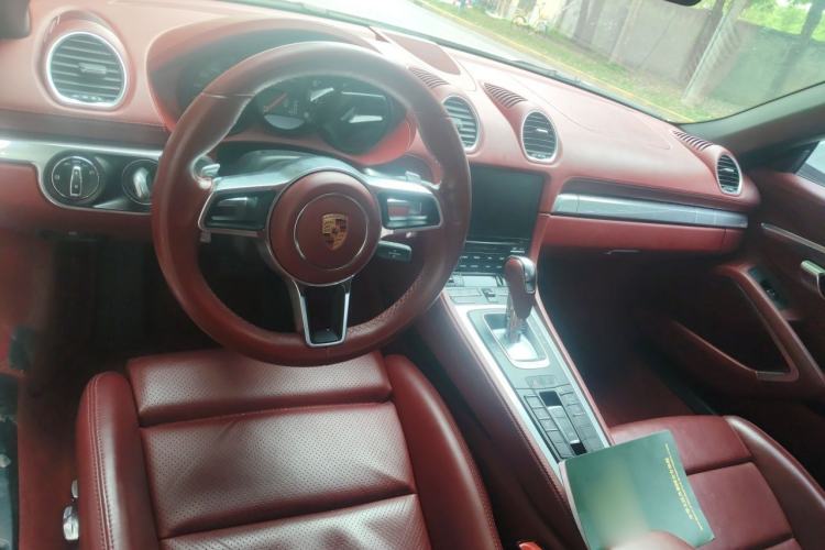 Used Porsche 718 2016 Boxster 2.0T Center Console