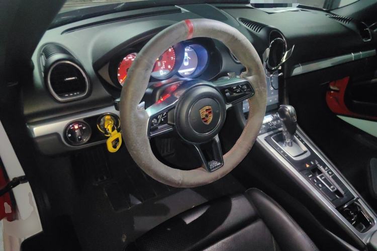 Used Porsche 718 2016 Boxster 2.0T Center Console