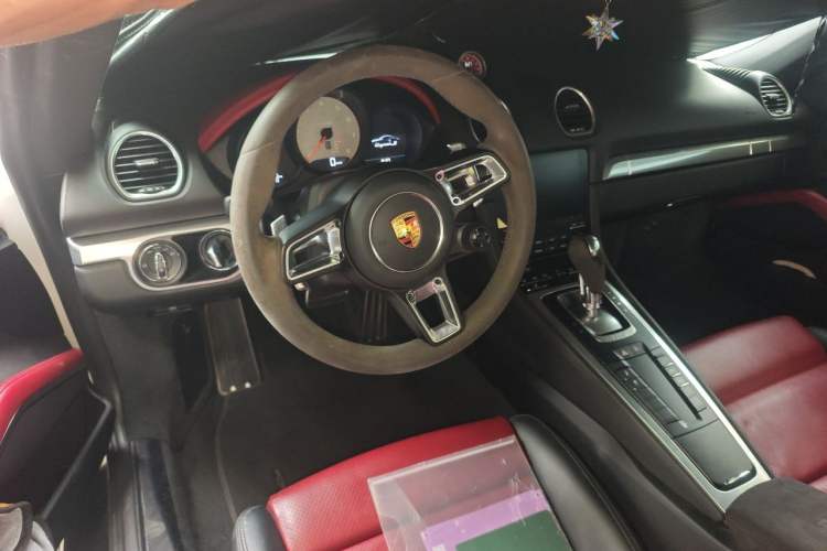 Used Porsche 718 2016 Cayman S 2.5T Center Console