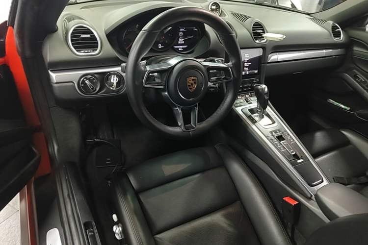 Used Porsche 718 2016 Boxster 2.0T Center Console