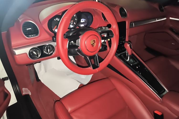 Used Porsche 718 2016 Cayman 2.0T Center Console