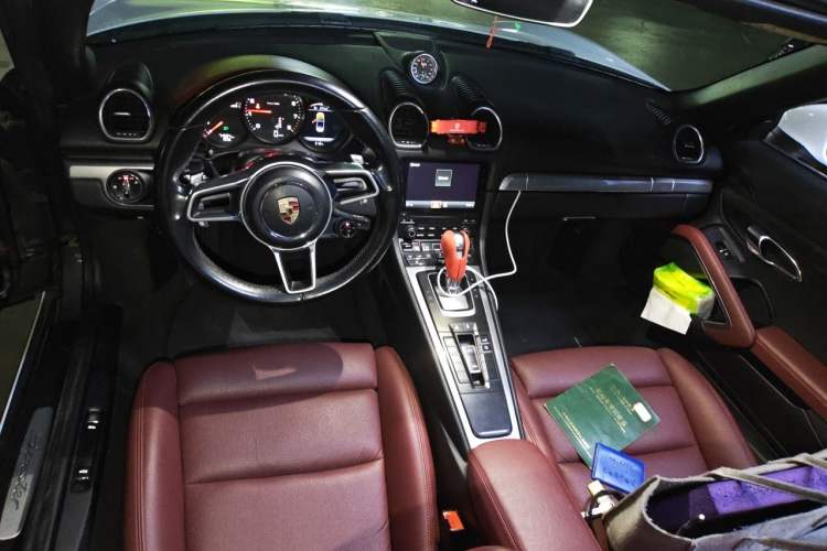 Used Porsche 718 2016 Boxster 2.0T Center Console