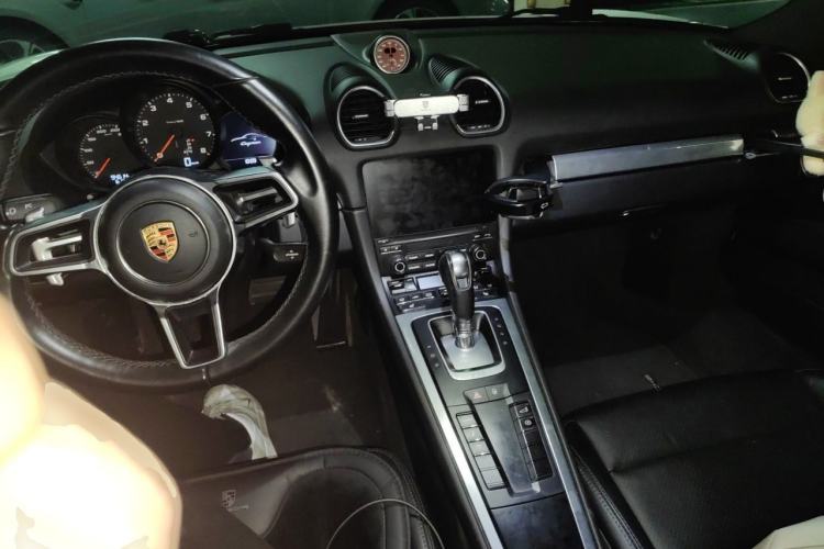 Used Porsche 718 2016 Cayman 2.0T Center Console