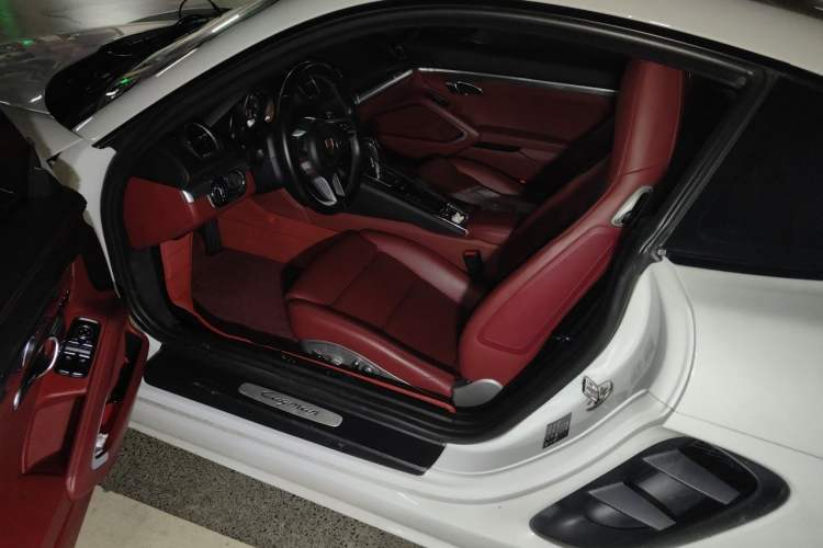 Used Porsche 718 2016 Cayman 2.0T Driver Seat