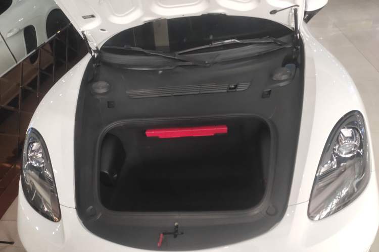 Used Porsche 718 2016 Cayman 2.0T Engine Bay