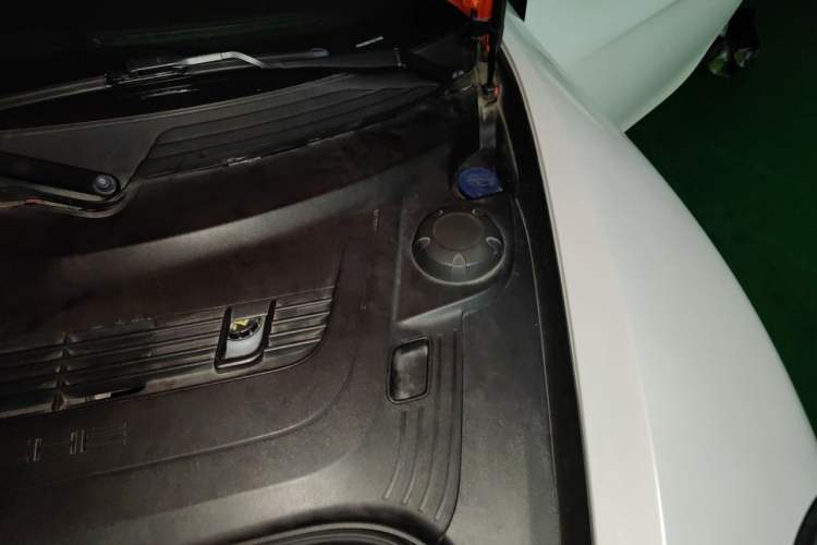 Used Porsche 718 2016 Cayman 2.0T Engine Bay Left