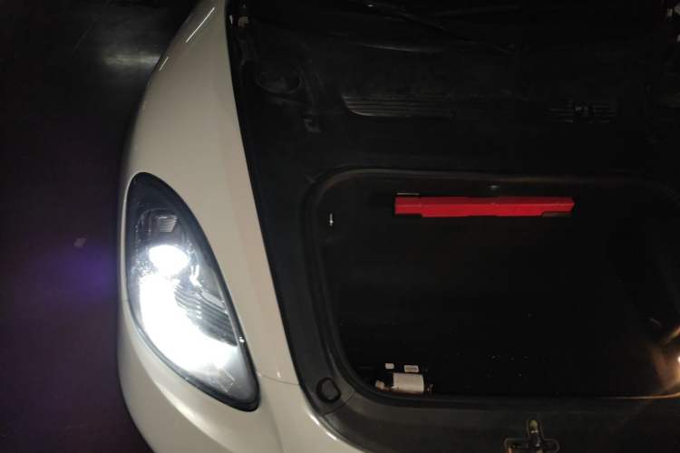 Used Porsche 718 2016 Cayman 2.0T Engine Bay Right