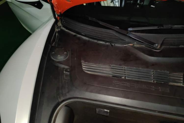 Used Porsche 718 2016 Cayman 2.0T Engine Bay Right