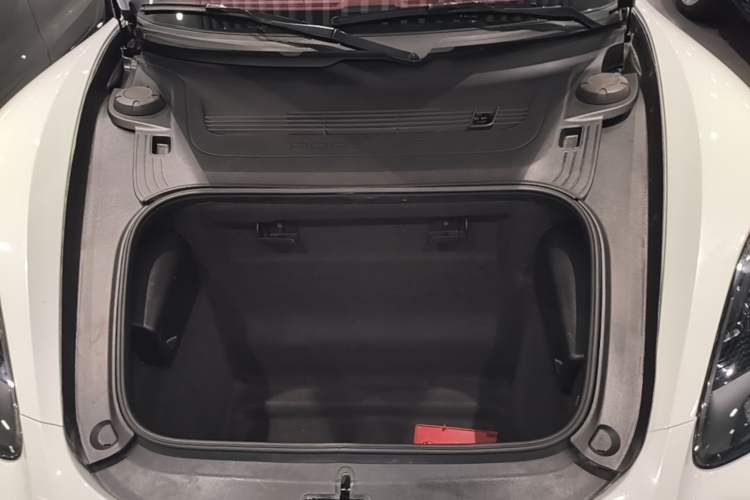Used Porsche 718 2016 Cayman 2.0T Engine Bay