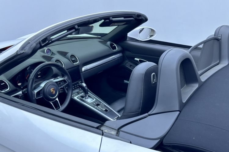 Used Porsche 718 2016 Boxster 2.0T Exterior 2