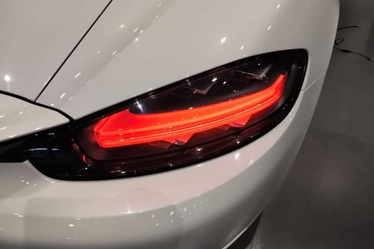Used Porsche 718 2016 Cayman 2.0T Exterior 3