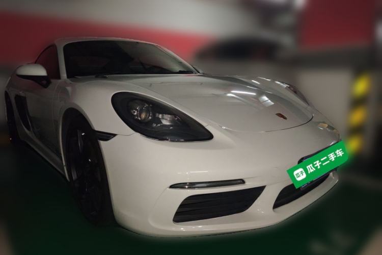 Used Porsche 718 2016 Cayman 2.0T Front Right 45 Deg