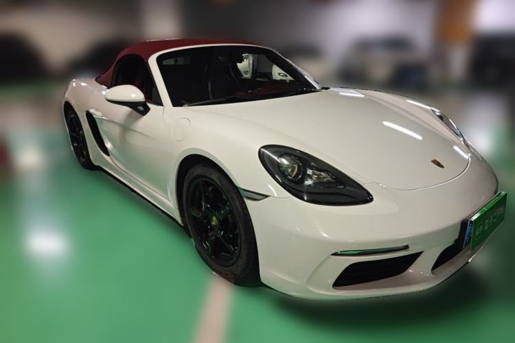 Used Porsche 718 2016 Boxster 2.0T Front Right 45 Deg