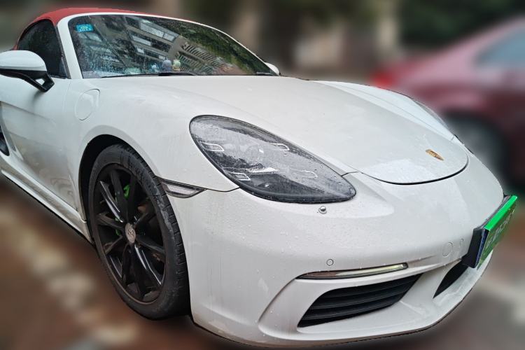 Used Porsche 718 2016 Boxster 2.0T Front Right 45 Deg