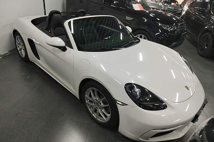 Used Porsche 718 2016 Boxster 2.0T Front Right 45 Deg