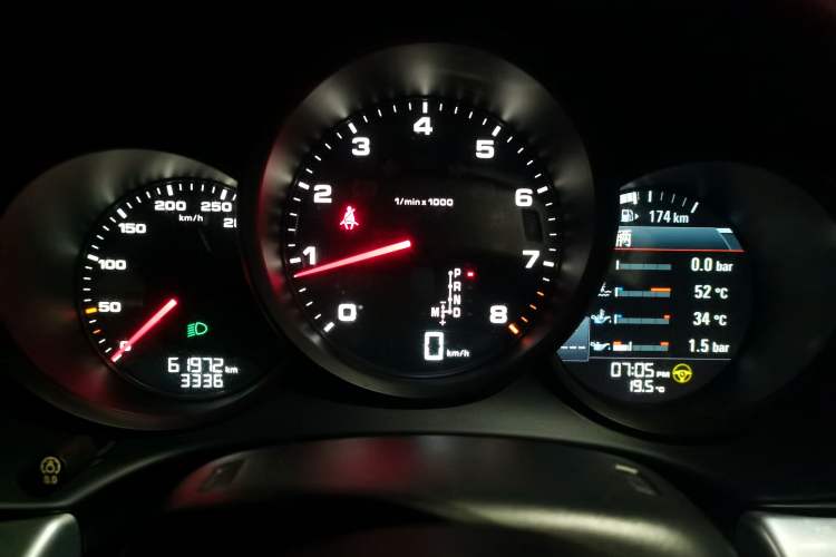 Used Porsche 718 2016 Cayman 2.0T Instrument Cluster