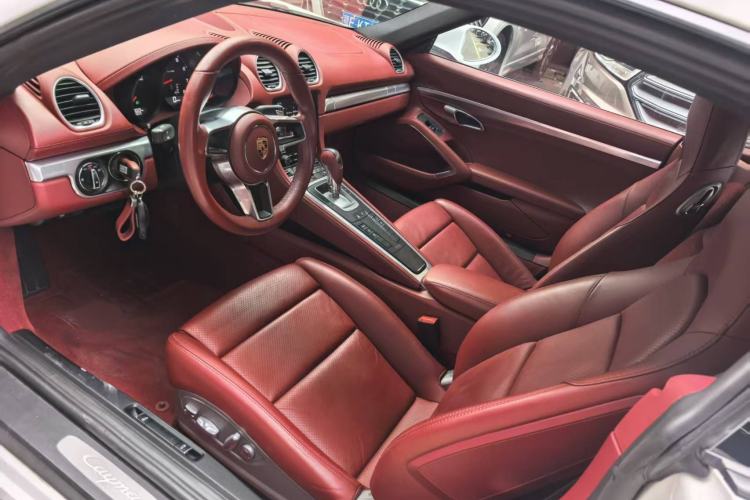 Used Porsche 718 2016 Cayman 2.0T Interior 2