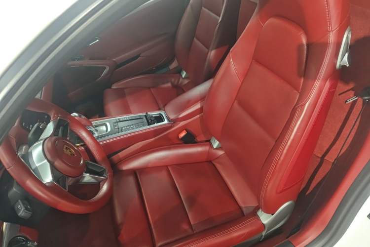 Used Porsche 718 2016 Cayman 2.0T Interior 4
