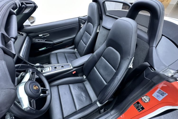 Used Porsche 718 2016 Boxster 2.0T Interior 7