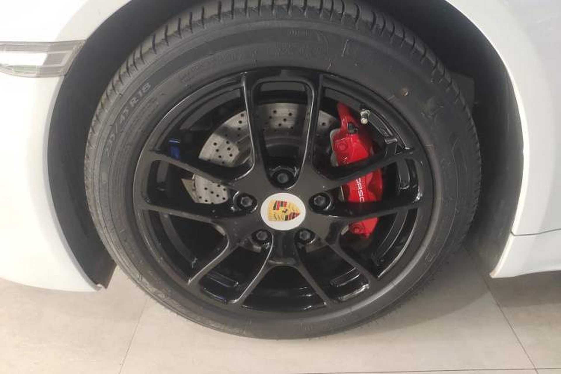 Used Porsche 718 2016 Cayman 2.0T Left Front Wheel Hub