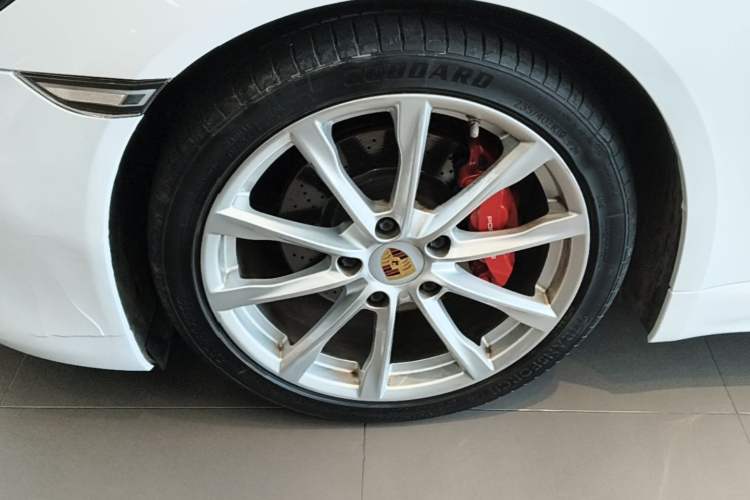 Used Porsche 718 2016 Boxster 2.0T Left Front Wheel Hub