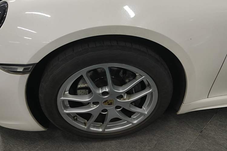 Used Porsche 718 2016 Boxster 2.0T Left Front Wheel Hub