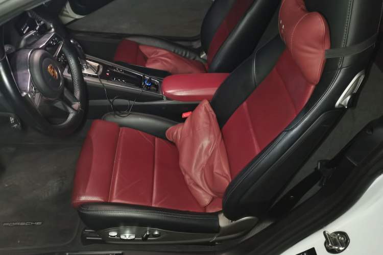 Used Porsche 718 2016 Cayman 2.0T Left Rear Seat