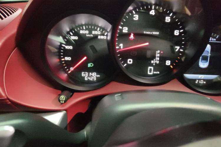 Used Porsche 718 2016 Boxster 2.0T Odometer Close Up