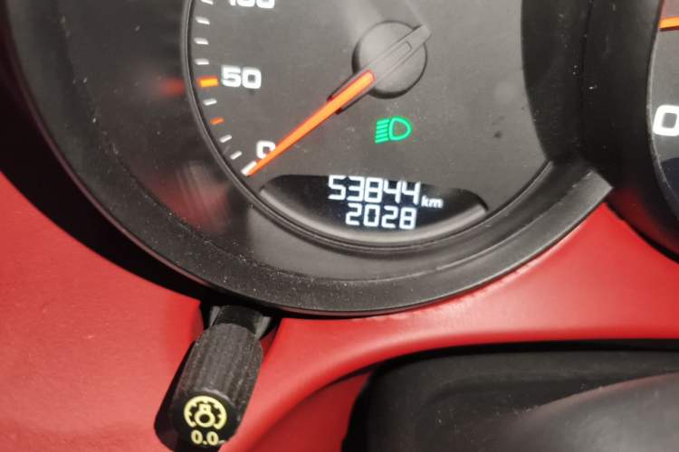 Used Porsche 718 2016 Boxster 2.0T Odometer Close Up