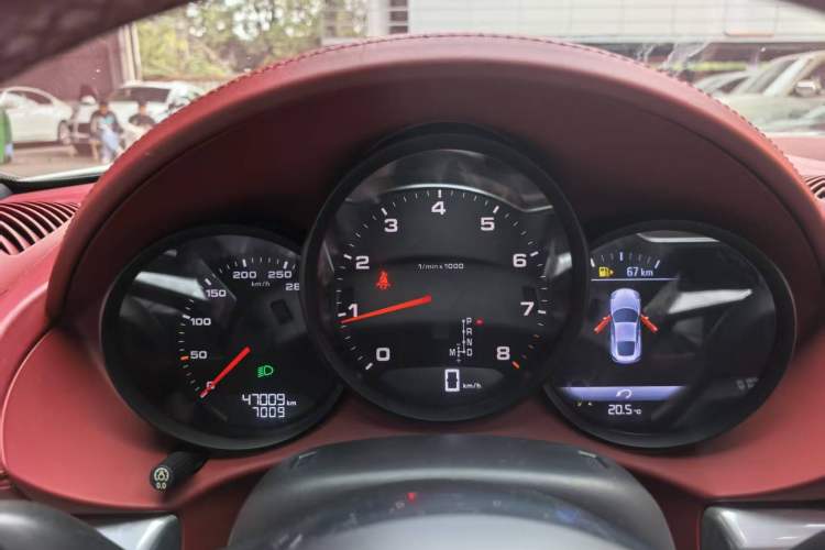Used Porsche 718 2016 Cayman 2.0T Odometer Close Up