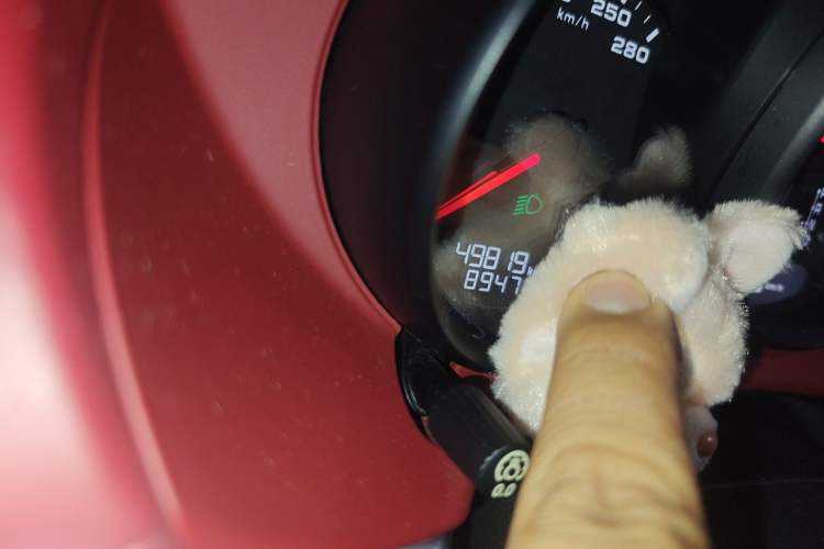 Used Porsche 718 2016 Boxster 2.0T Odometer Close Up
