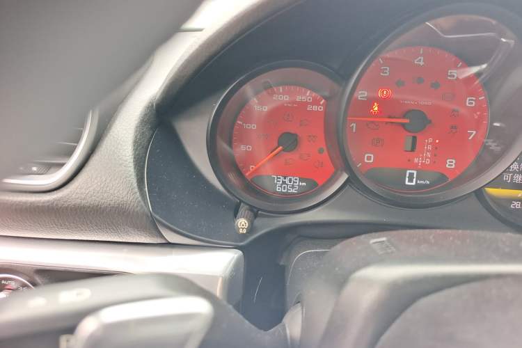 Used Porsche 718 2016 Cayman 2.0T Odometer Close Up
