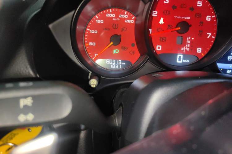 Used Porsche 718 2016 Boxster 2.0T Odometer Close Up