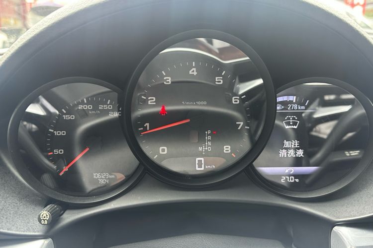 Used Porsche 718 2016 Boxster 2.0T Odometer Close Up
