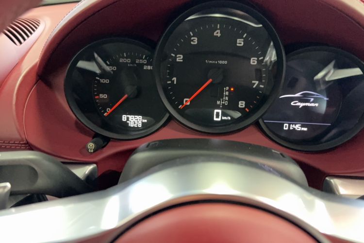 Used Porsche 718 2016 Cayman 2.0T Odometer Close Up