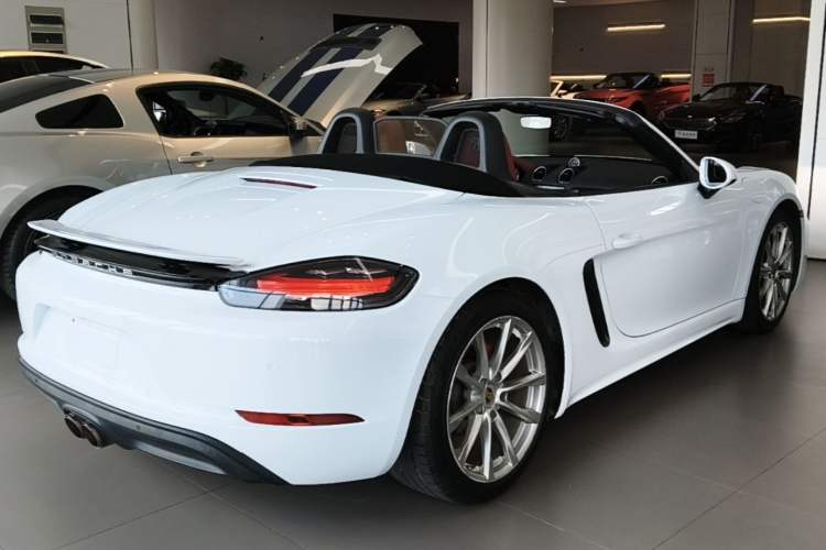 Used Porsche 718 2016 Boxster 2.0T Rear Right 45 Deg