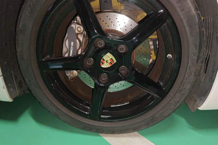 Used Porsche 718 2016 Boxster 2.0T Right Front Wheel Hub