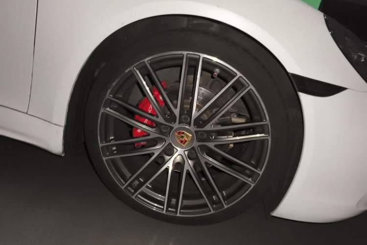Used Porsche 718 2016 Boxster 2.0T Right Front Wheel Hub
